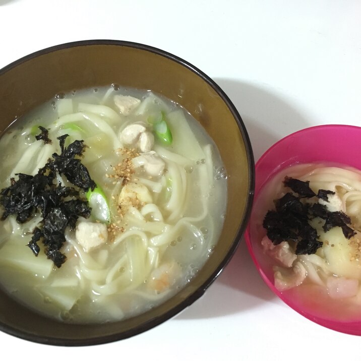 鳥ささみのカルククス(韓国風うどん)